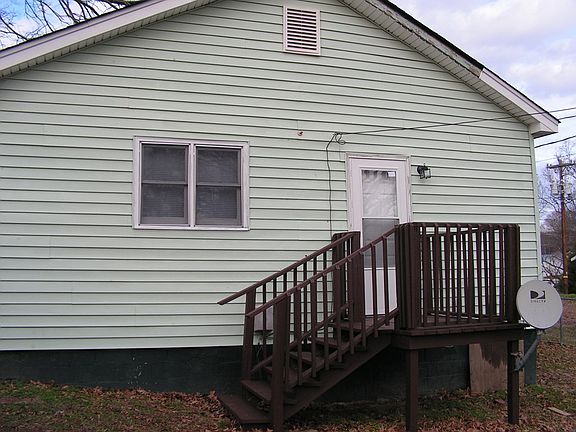 5th image of 110 E Hartford Ave