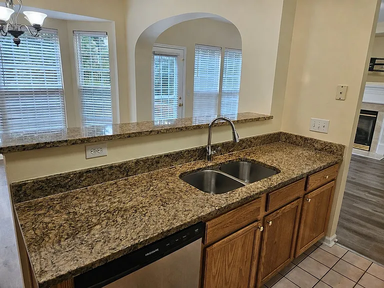 4929 Delta Lake Dr — Photo 6