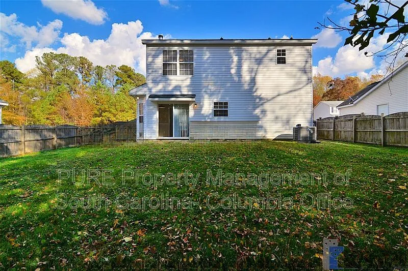 3 bed, 2.5 bath, 1386 sqft, $1,595 — Photo 3