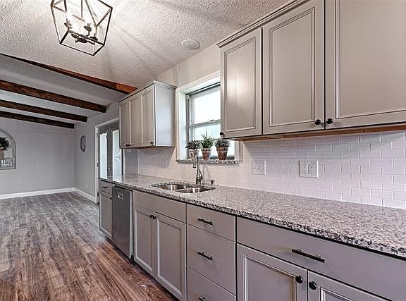 5th image of 3308 Bonnie Lea St