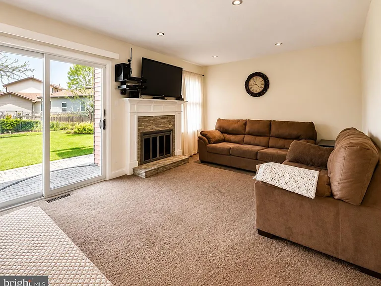 44 Brambling Ln — Photo 11