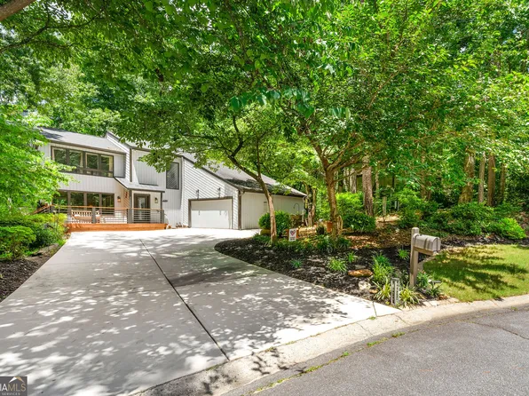 4290 Inverness Ct NE, Roswell, GA 30075