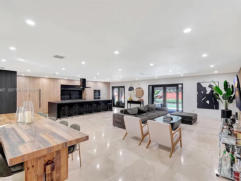 7711 Miami View Dr — Photo 10