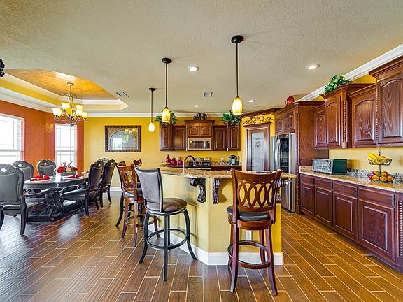 4th image of 3056 N Ambassador Ave