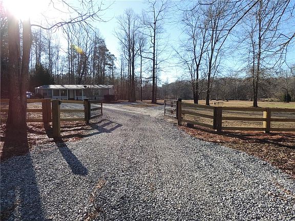 4th image of 209 Horton Rd