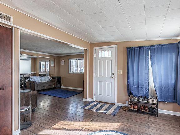 4th image of 2571 E Stalf Rd