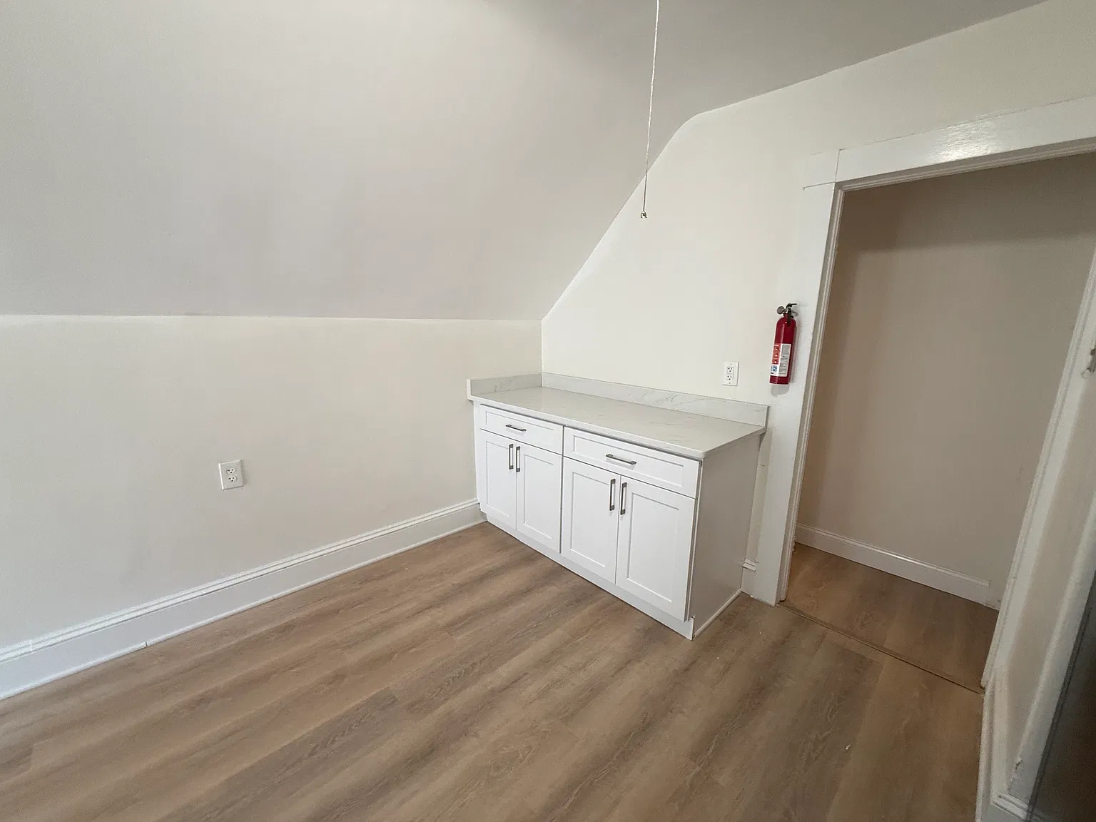 2 bed, 805 sqft, $2,200 — Photo 2