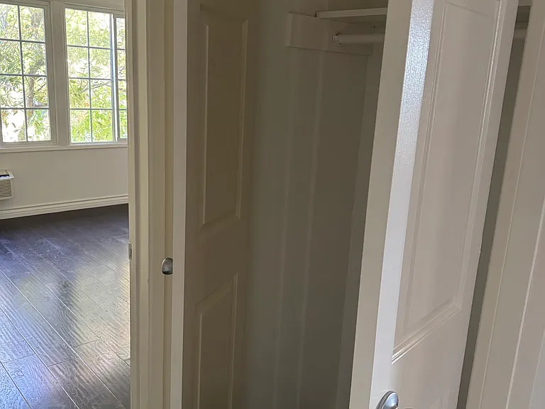 101 N Craig Ave #4 — Photo 4