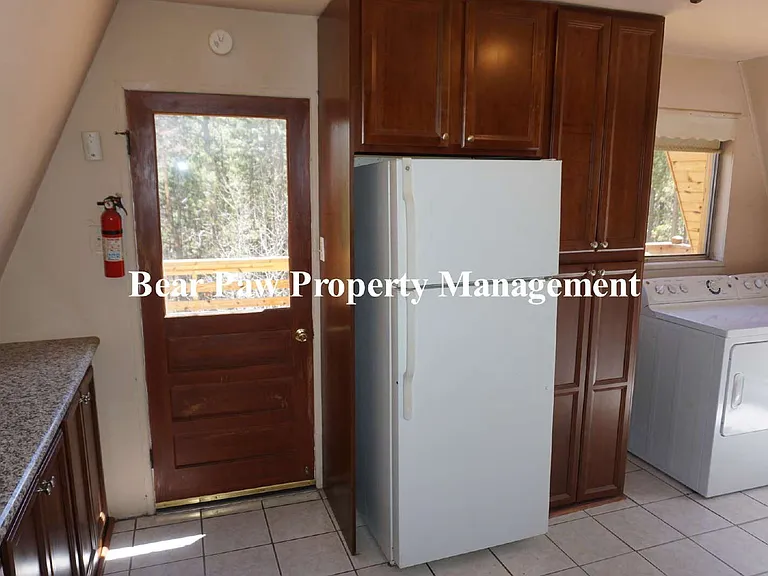 196 Deer Rd — Photo 5