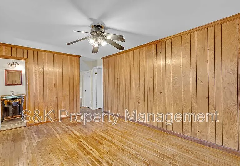 350 Hughes Dr — Photo 3