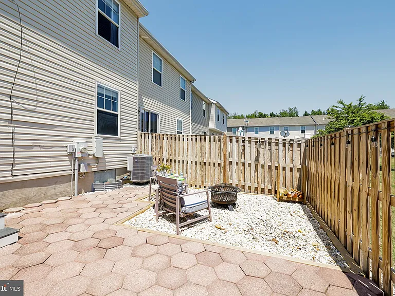 341 Creekside Commons Ct — Photo 21
