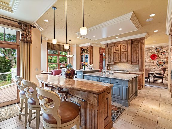 5th image of W334N5832 Garvin Ln