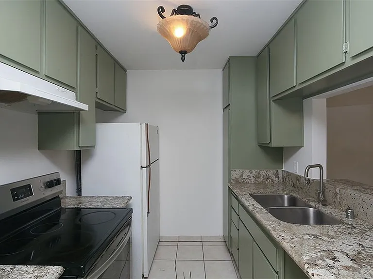 330 Chapel Ave #105 — Photo 12