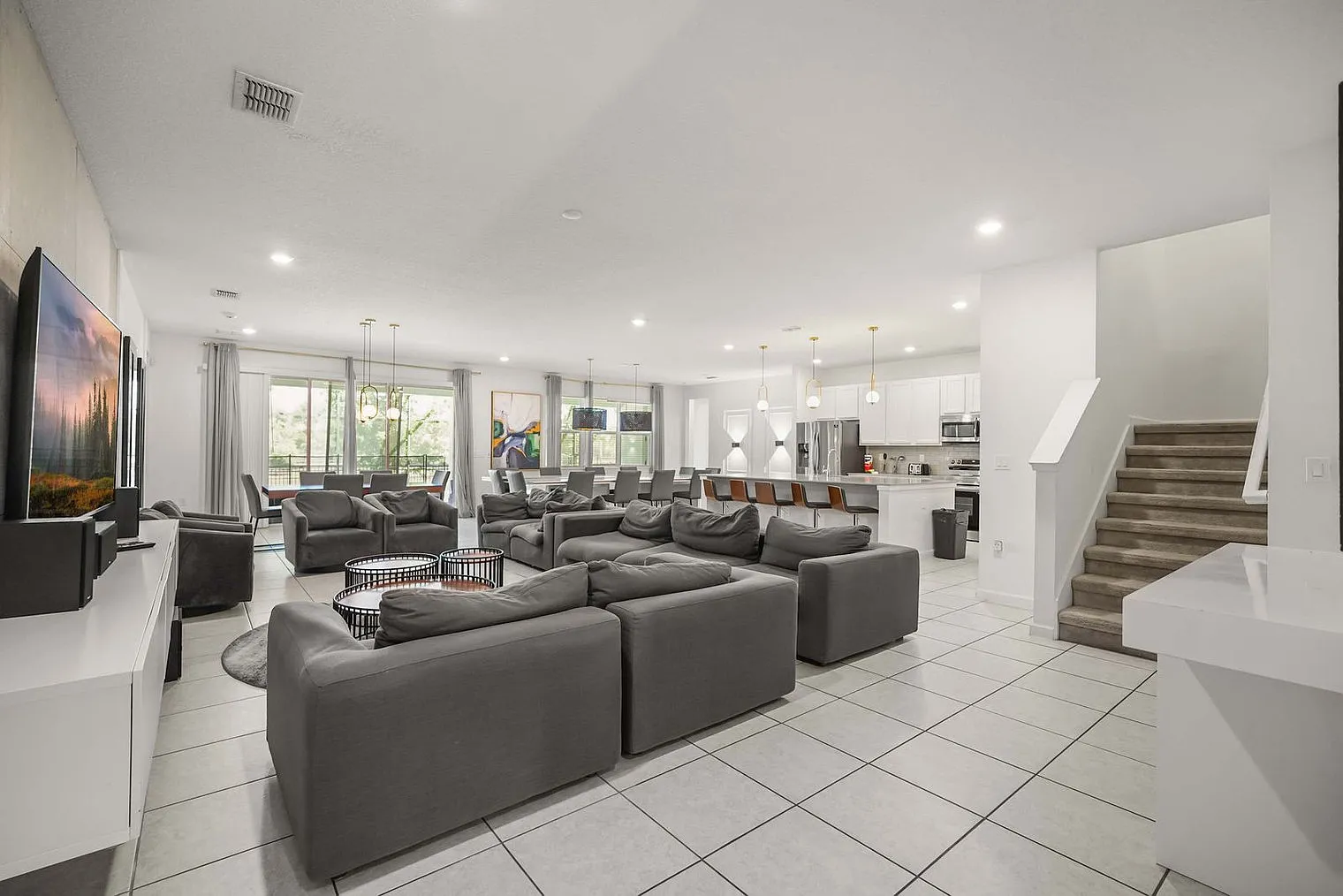 15 bed, 15.0 bath, 6253 sqft, $9,331 — Photo 2