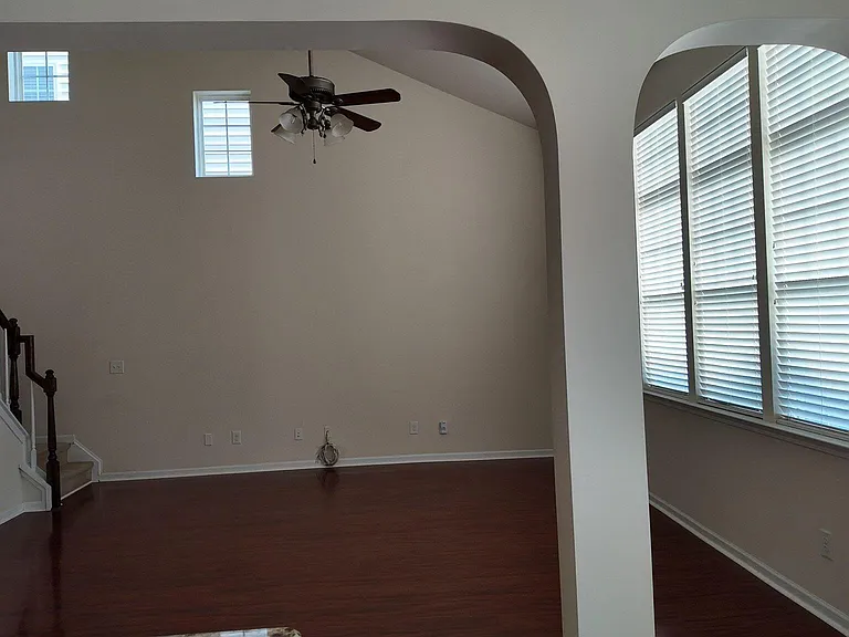 1113 Garden Square Ln — Photo 27