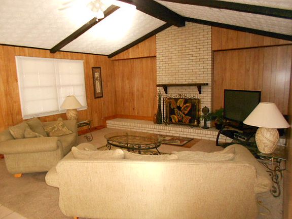 3rd image of 3802 Glen Meade Dr