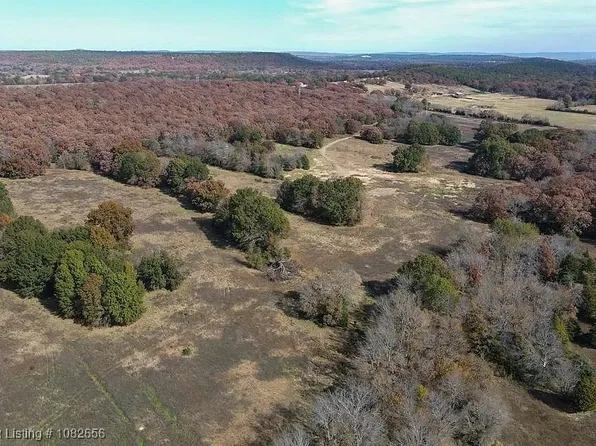 469 Phillips Rd, Hartshorne, OK 74547