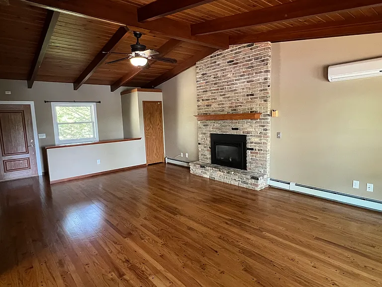 136 14th St NE — Photo 14