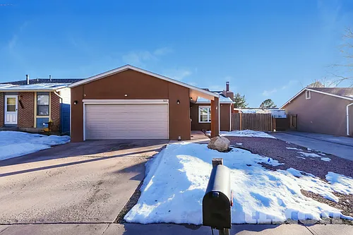 3015 Moonbeam Cir N Photo 1
