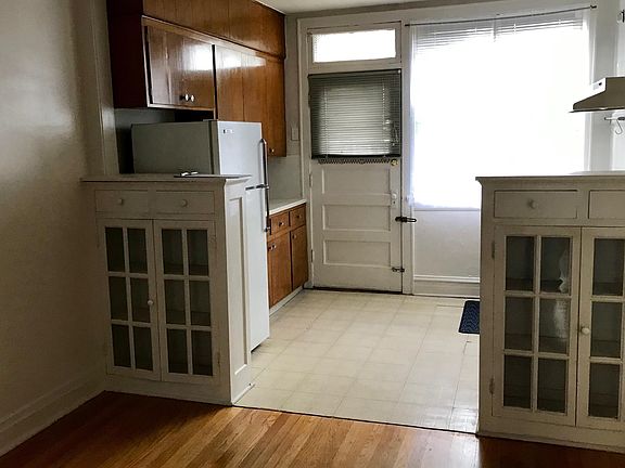 3rd image of 5907 W Arthington St