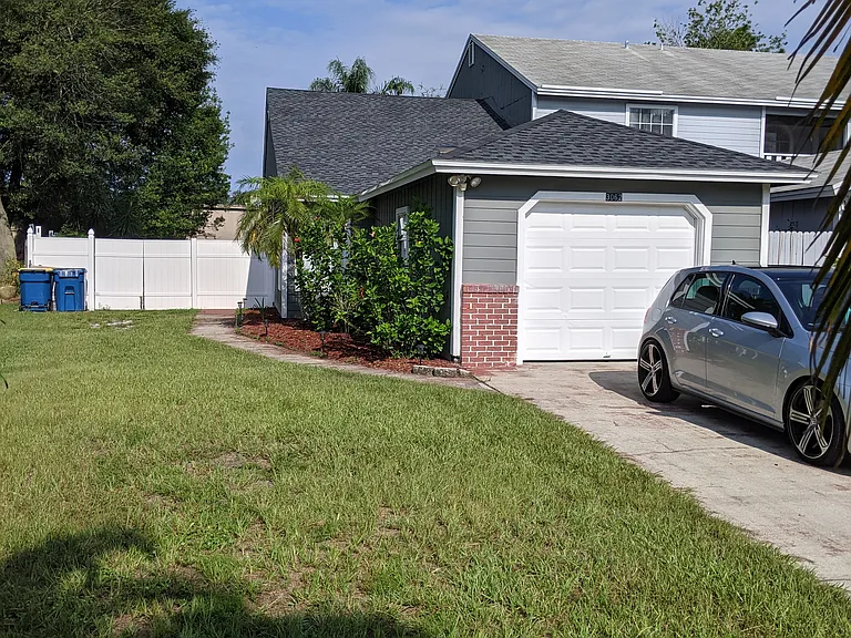 3062 Cobblewood Ln W — Photo 2