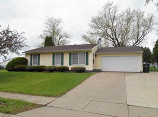 4016 Cresthill Dr, Davenport, IA 52806