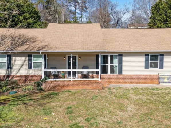 245 Whitney Dr, Lenoir City, TN 37772