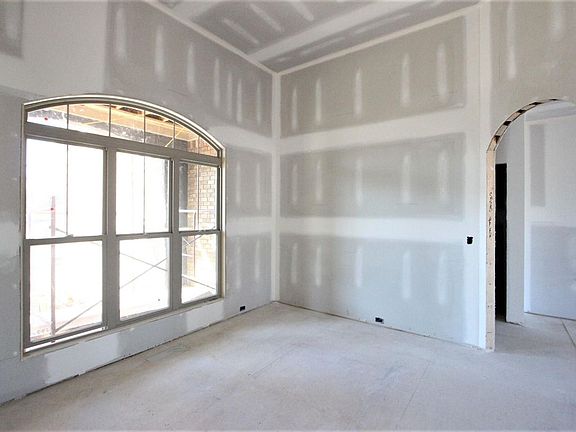 3rd image of 319 Montrose Dr #319