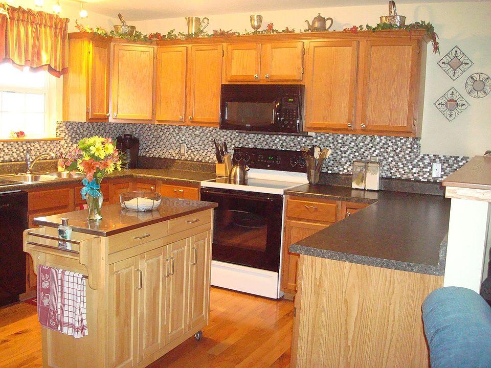 2nd image of 1210 Riley Ave