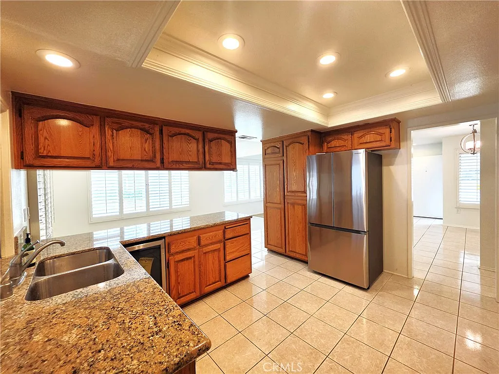 3 bed, 1400 sqft, $4,488 — Photo 2