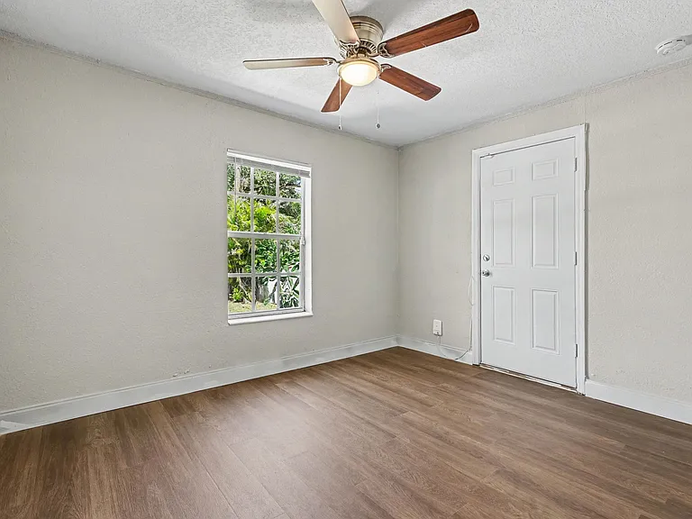 5105 N Rohn Ave #5105 — Photo 8