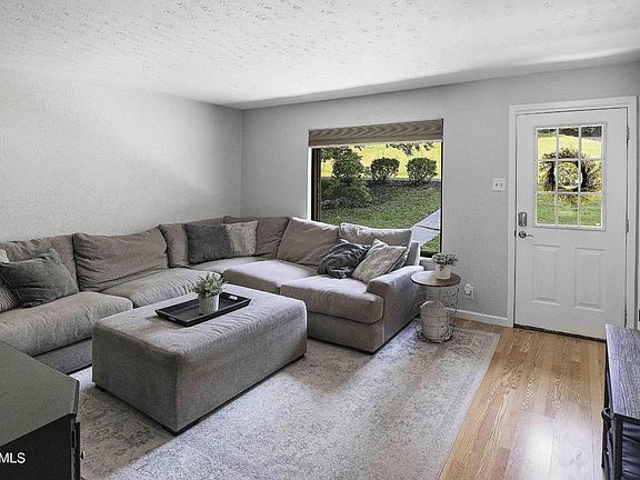 4th image of 6104 Janmer Ln