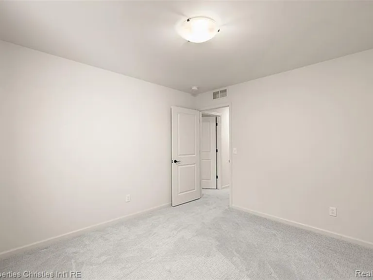 2436 Parkshore Dr — Photo 44
