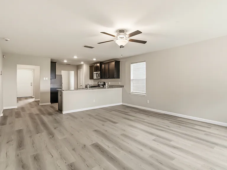 15027 Harbor Lndg — Photo 11