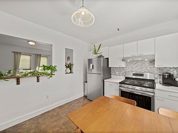 5th image of 1666 Commonwealth Ave APT 53