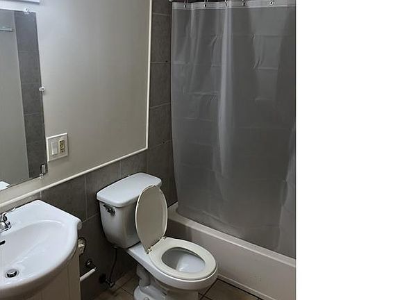 3rd image of 429 N Hamlin Ave #Basement
