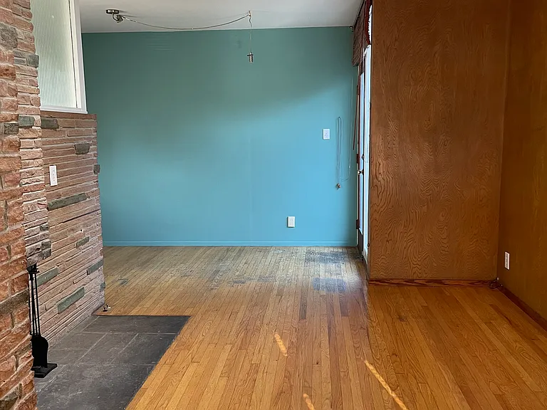 1357 Curtis St — Photo 8