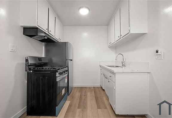 2nd image of 634 W 92nd St APT 10