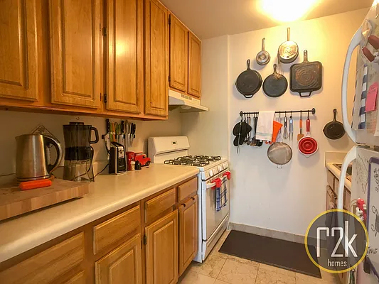 Rented by Realty 2000 Corp | media 7