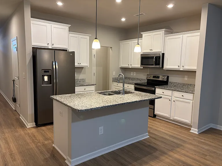 8925 Commons Townes Dr — Photo 6