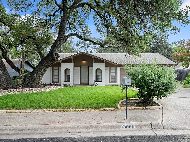 2600 Greenland Ln — Photo 23