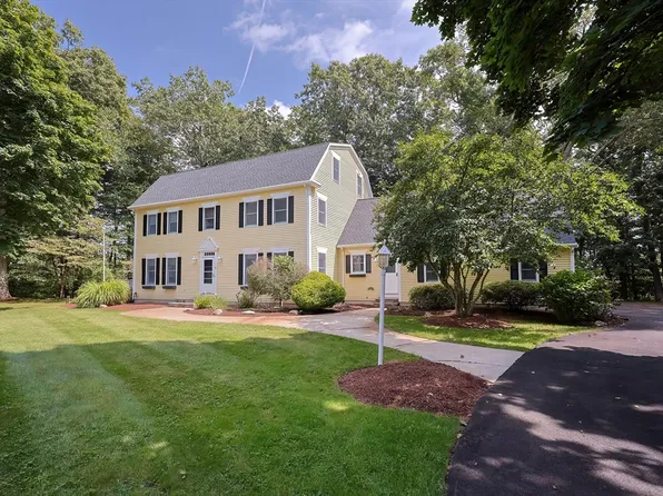 7 Peckham St, Rehoboth, MA 02769