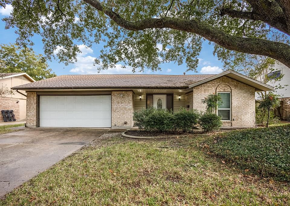1st image of 2711 Livingston Dr