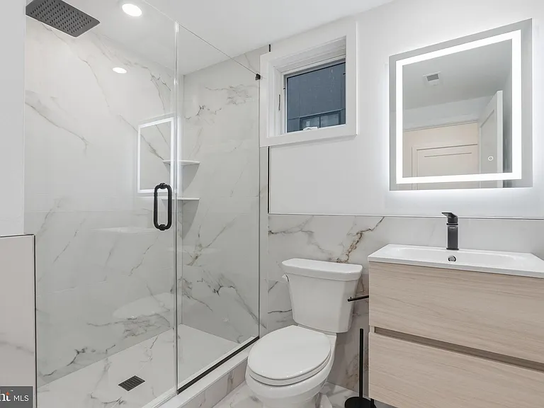 208 Vine St #3F — Photo 10