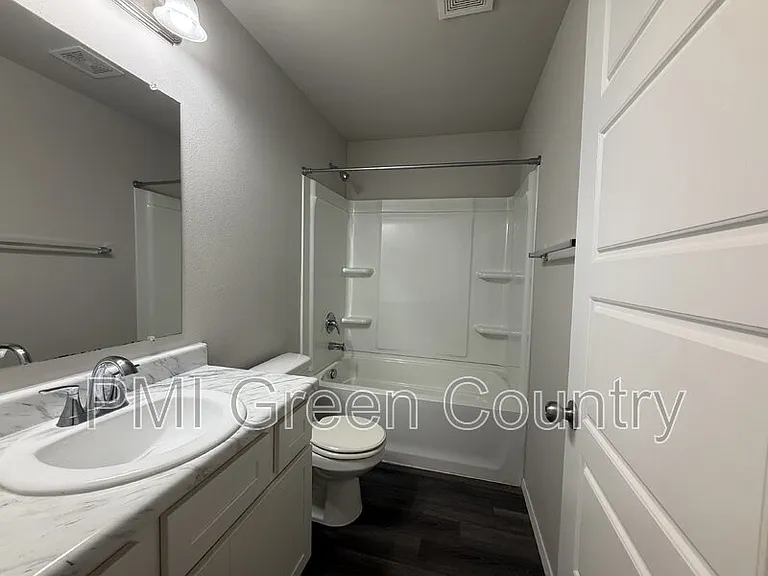 16124 S 83rd East Ave — Photo 15