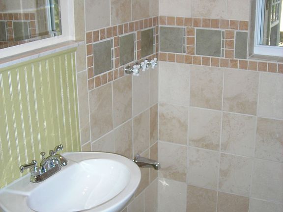Cute Guest Bath.