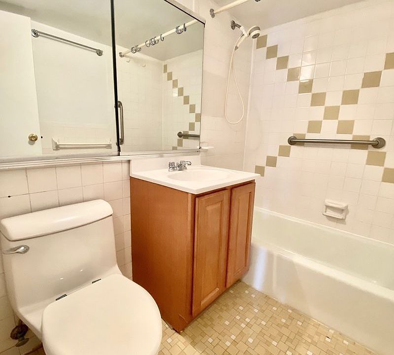 2nd image of 160 Bleecker St #10W