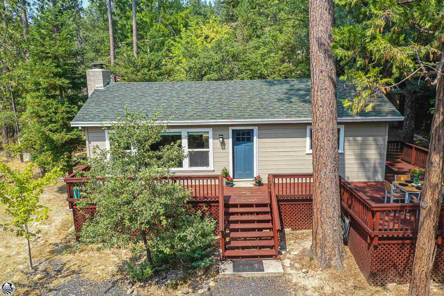 18662 Columbia Dr photo 1