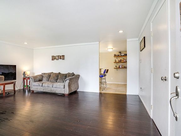 2nd image of 406 168th St S