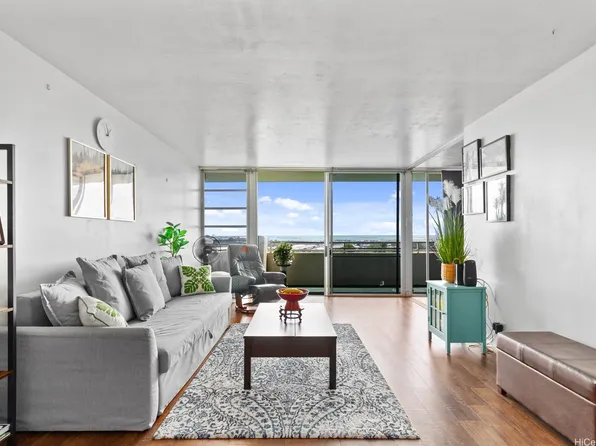 1015 Ala Napunani St APT 802, Honolulu, HI 96818